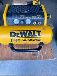 Dewalt 4gallon Air Compressor W/Hose