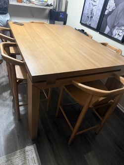 Living Spaces Table