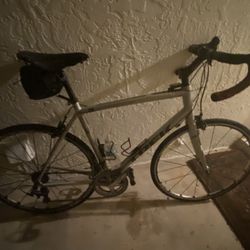 Trek H1 11 Spd 105 Mavic Kyrsium S Wheels