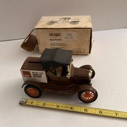 Vintage Die Cast ERTL 1918 FORD RUNABOUT TRUCK DIECAST BANK
