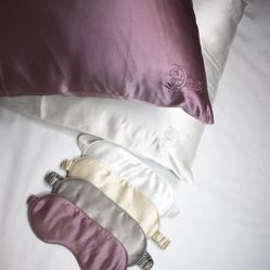 Bundle Silk Pillowcase And EyeMask READ DESCRIPTION