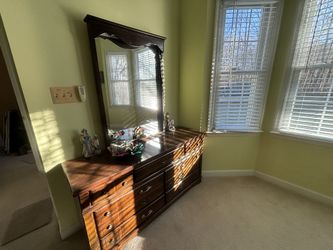 Full Size Dresser With Mirror