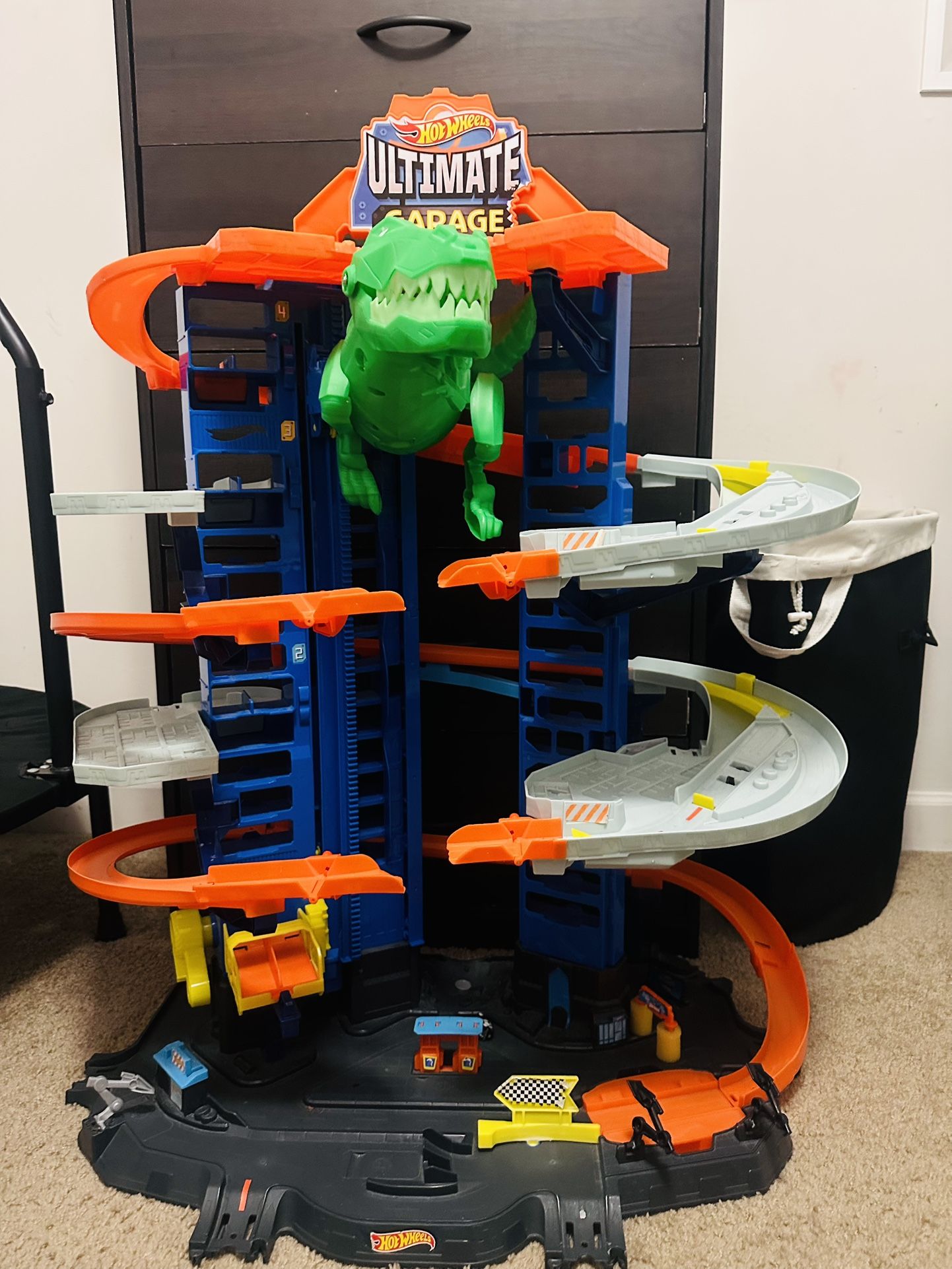 Hot Wheels Ultimate Garage