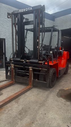 TOYOTA FORKLIFT