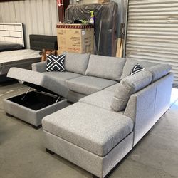 Sectional Sofa With Ottoman. New! Left Or Right Side Chaise Available. Must See. Description 👇🏻