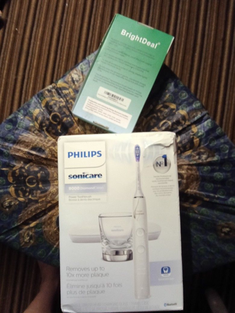 Philips Sonicare Diamond Clean 9000 Rechargeable Toothbrush, White