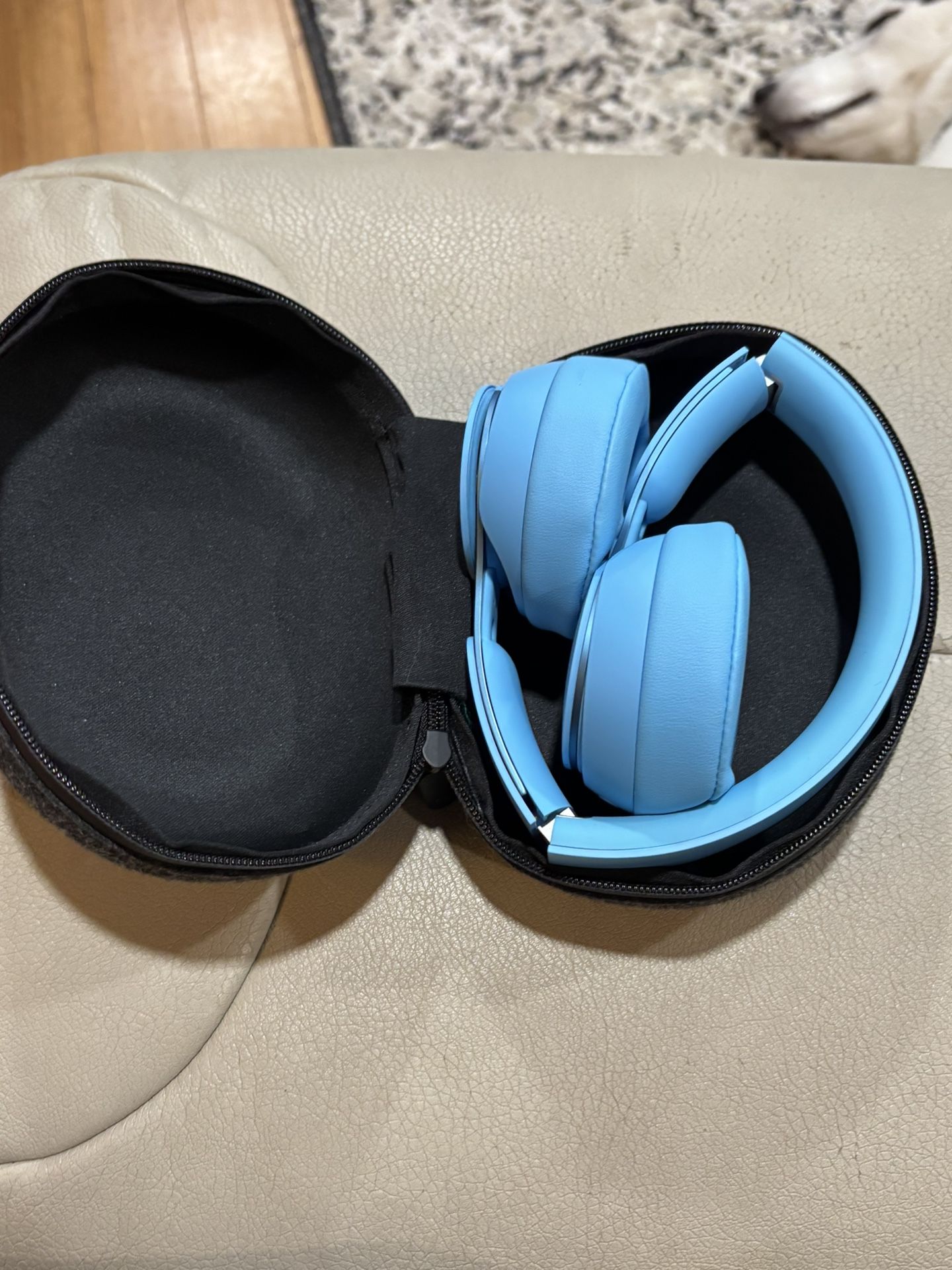Beats Wireless Bluetooth With Case