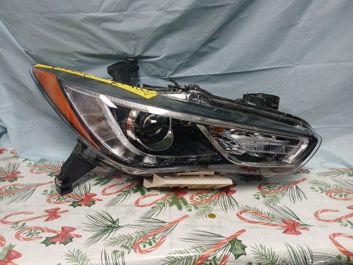 2016-20 Infinity QX60 Right Headlight