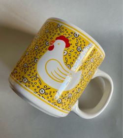 Vintage 10-oz White Hen on Yellow Background Mug