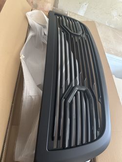 2013-2018 RAM 2500&3500 Matte Black Grille/W “RAM” Letters