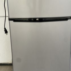 Galanz Mini Fridge 