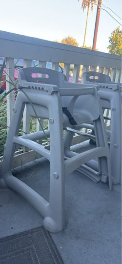 Rubbermaid Commercial Plastic High Chair