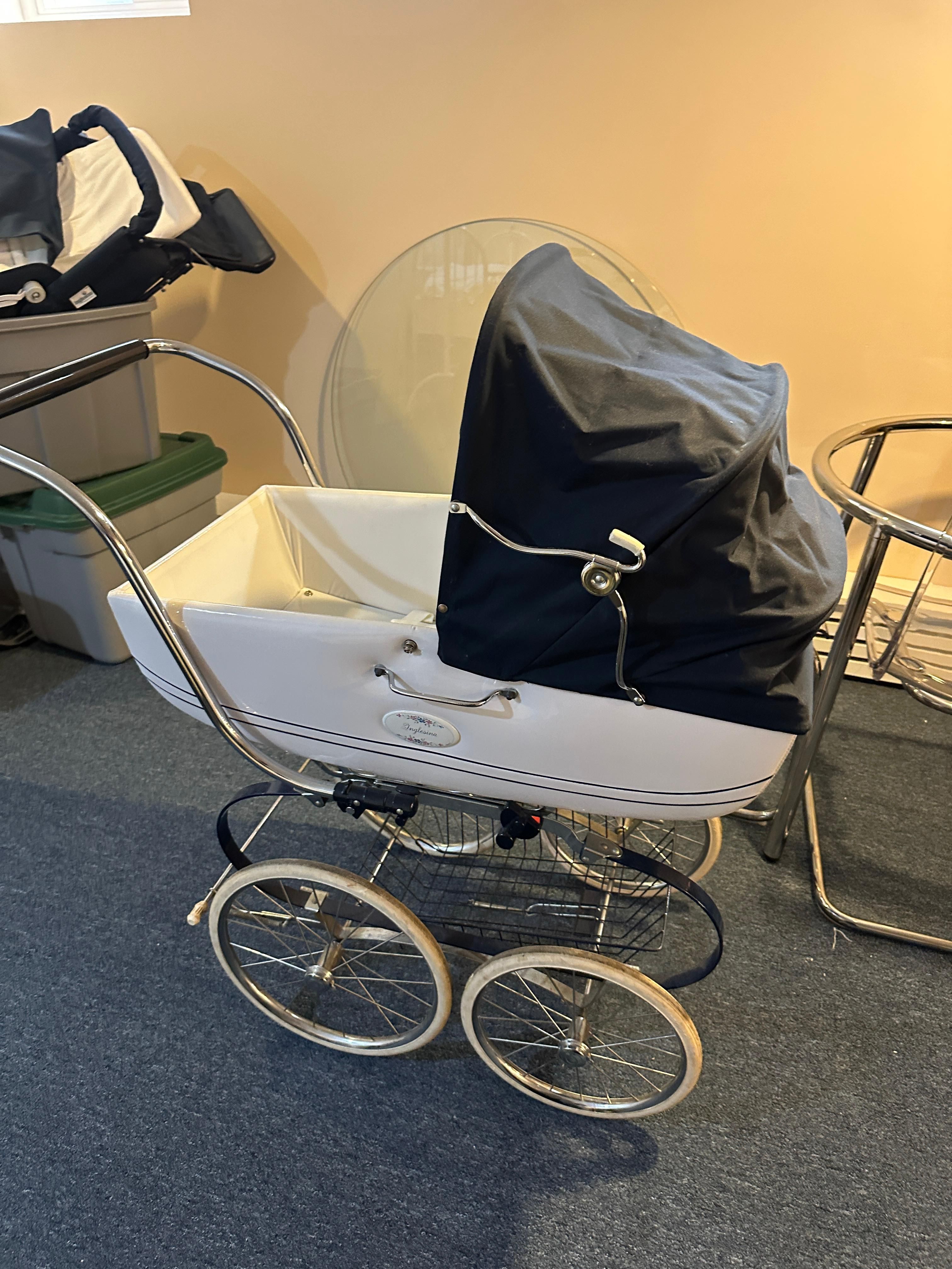 Vintage Inglesina pram stroller  Very nice condition