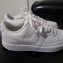 Nike Lady's Tennis Shoes