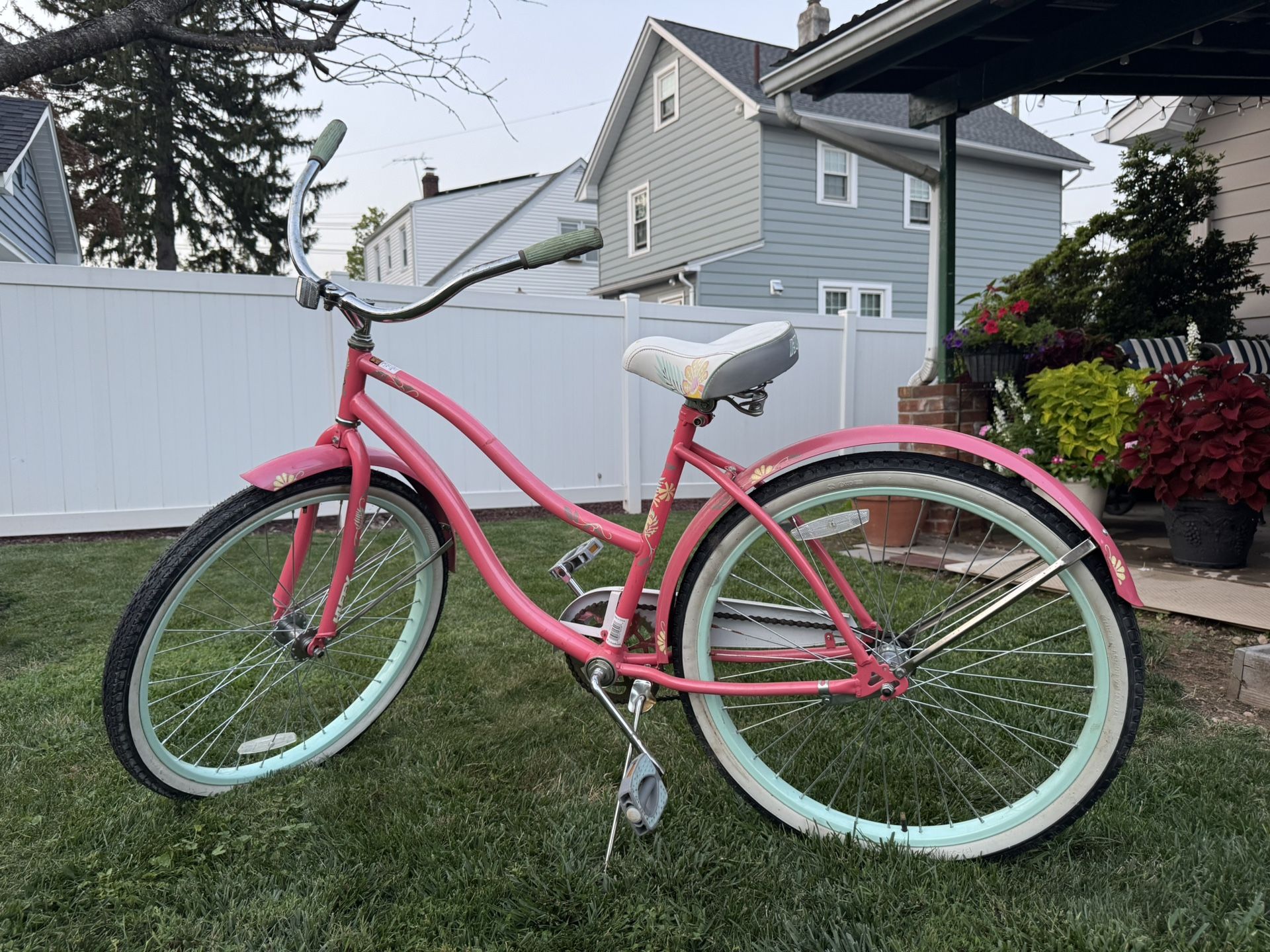 For Sale: Huffy Women's Beach Cruiser Bike – 26 – Mint Pink