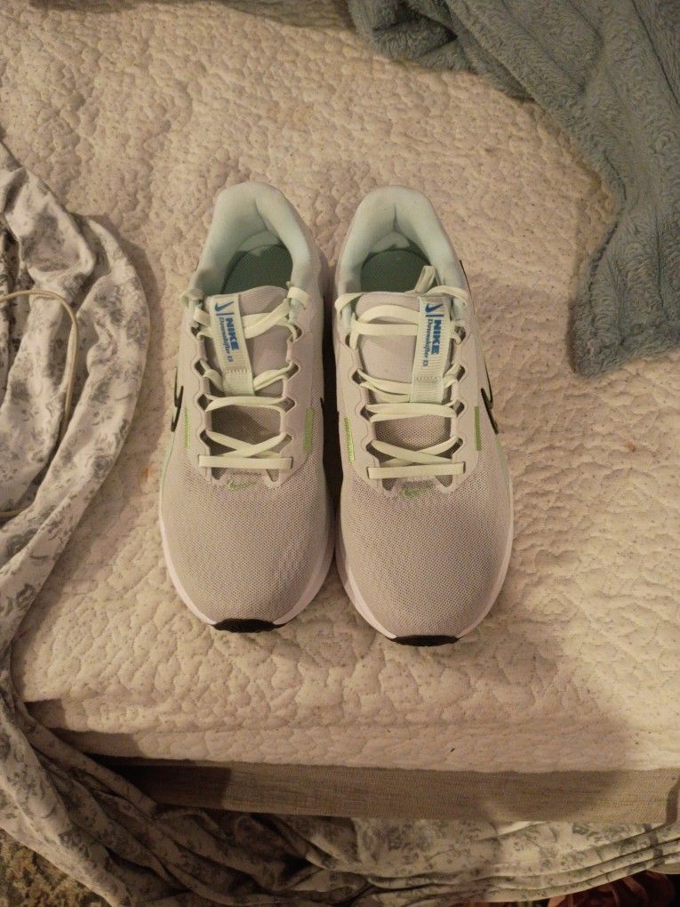 Nike Basketball/Sports Shoes 