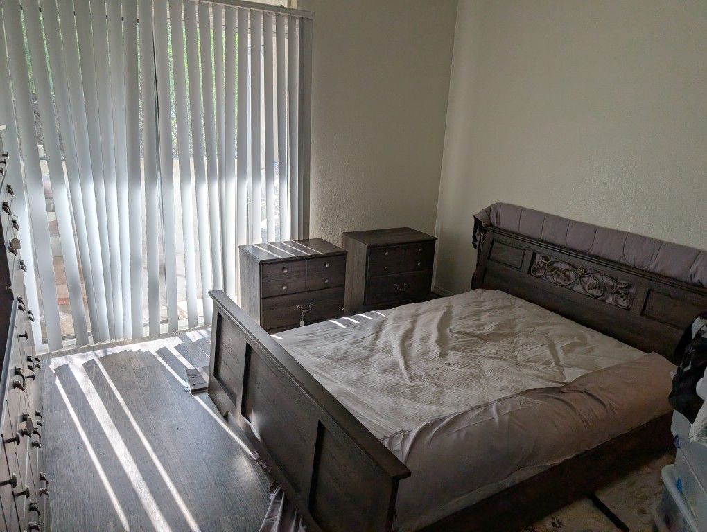 (7) Piece Bedroom Set