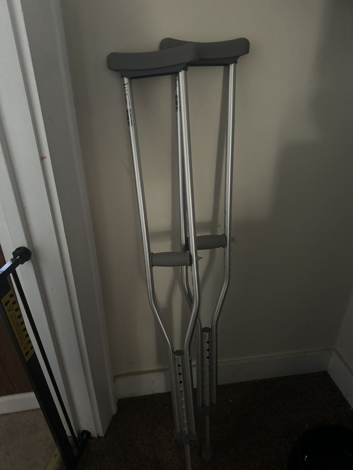 Adult Crutches