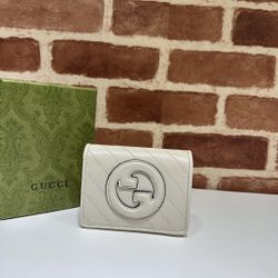 A simple wallet for women