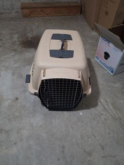 Petmate Pet Carrier for small/medium dog or cat