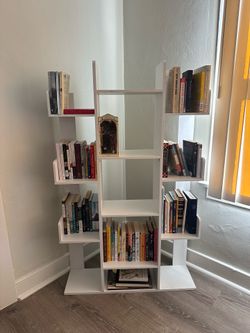 White Tree-Shaped Bookcase with 13 storage shelves, Rounded Corners Bookshelf