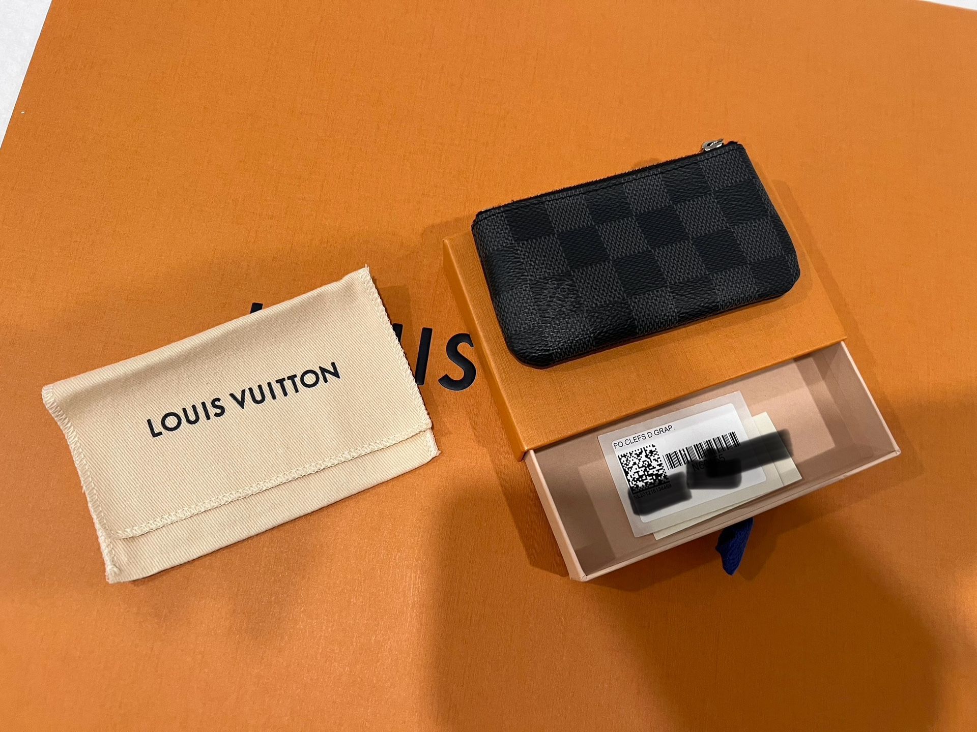 Louis Vuitton Damier Graphite Key Pouch (authentic)