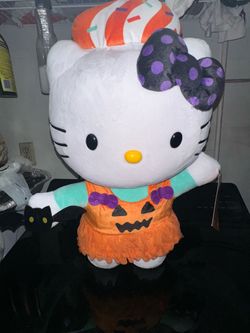 Hello Kitty Halloween Greeter