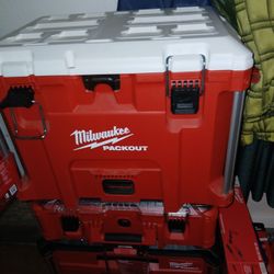 Milwaukee pack out cooler