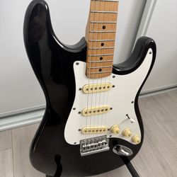 Vintage Hondo H76 Strat style guitar