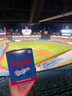 Dodgers Hello Kitty