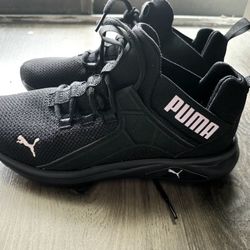 Women's PUMA Sneakers