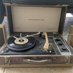 Antique Record Player Phonomaster