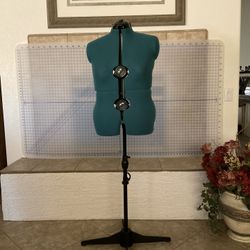 Mannequin Adjustable Dress Form Medium/ Large 