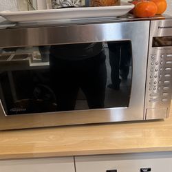 Black N Decker Microwave Oven [Move-out Sale] for Sale in Issaquah, WA -  OfferUp