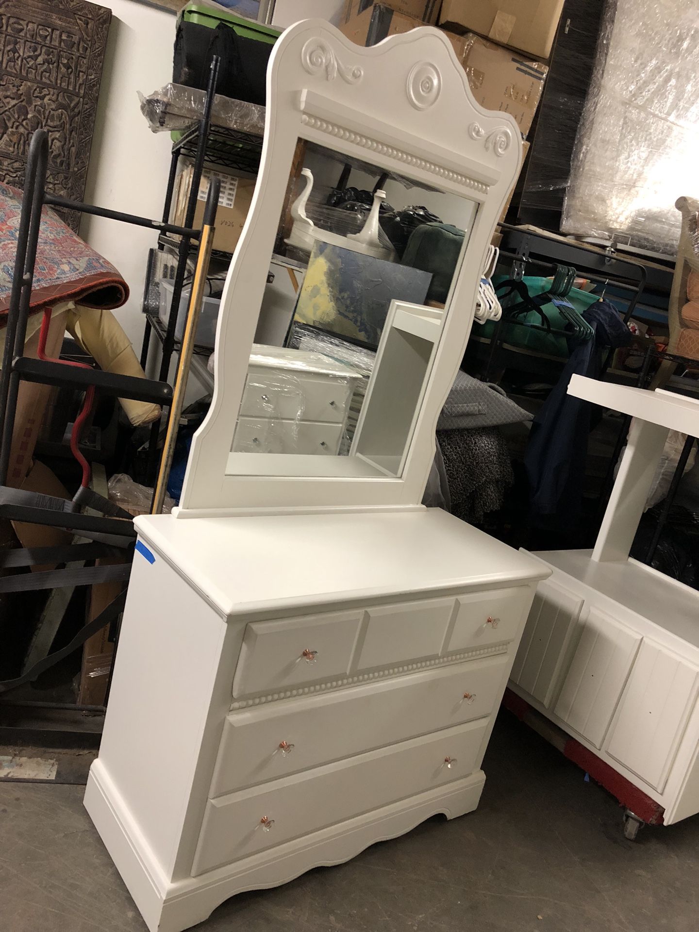 3 Drawer Dresser/Vanity W Mirror