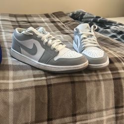 Jordan 1 Low Wolf Gray 