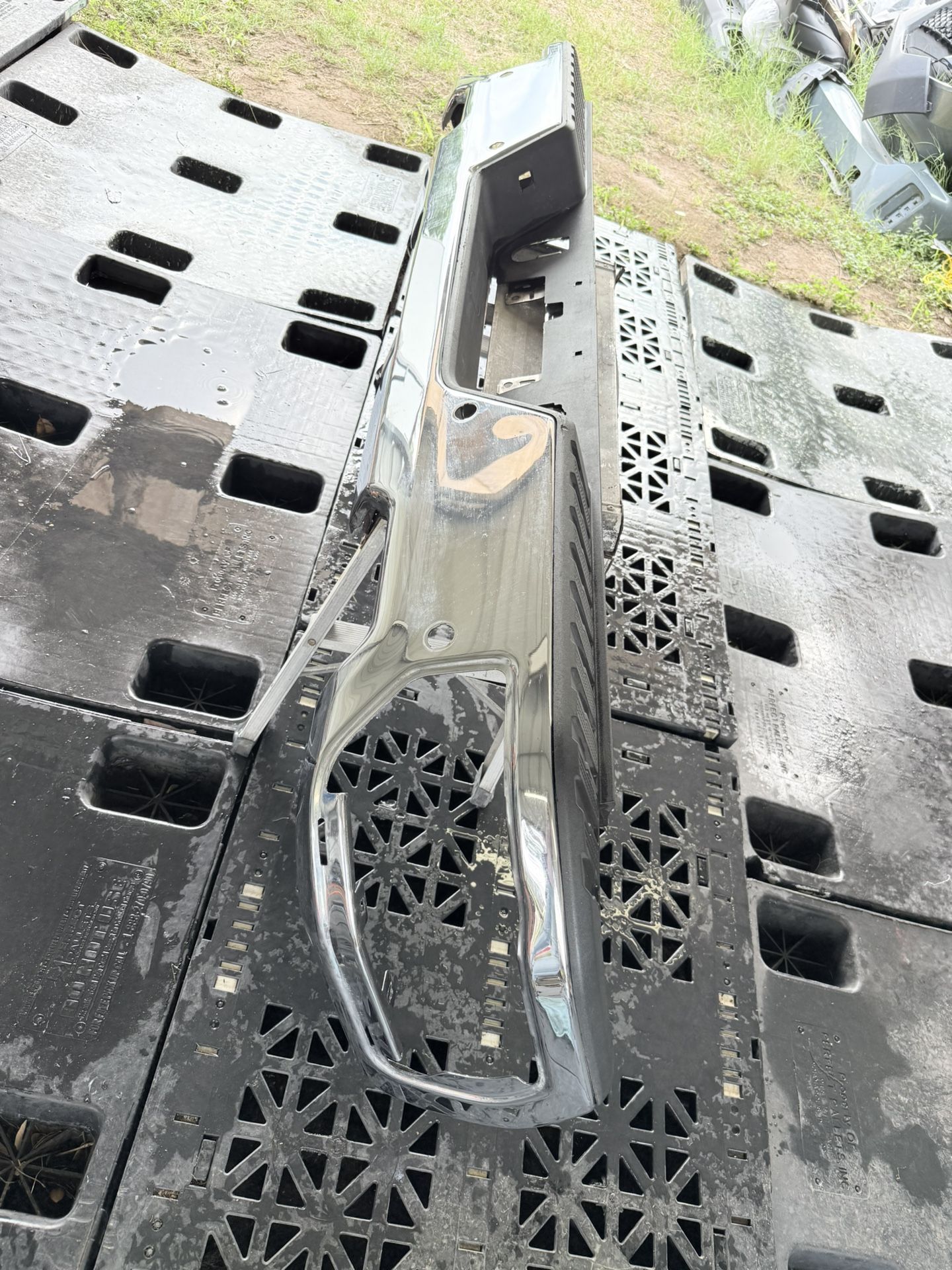 2019 - 2023 CHEVROLET SILVERADO GMC SIERRA 1500 REAR BUMPER OEM