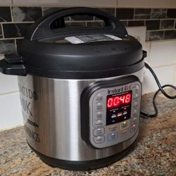 INSTANT POT DUO 6-QUART MULTI-USE ELECTRIC PRESSURE COOKER - TESTED & WORKING 