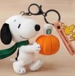 Starbucks peanuts snoopy keychain bag charm