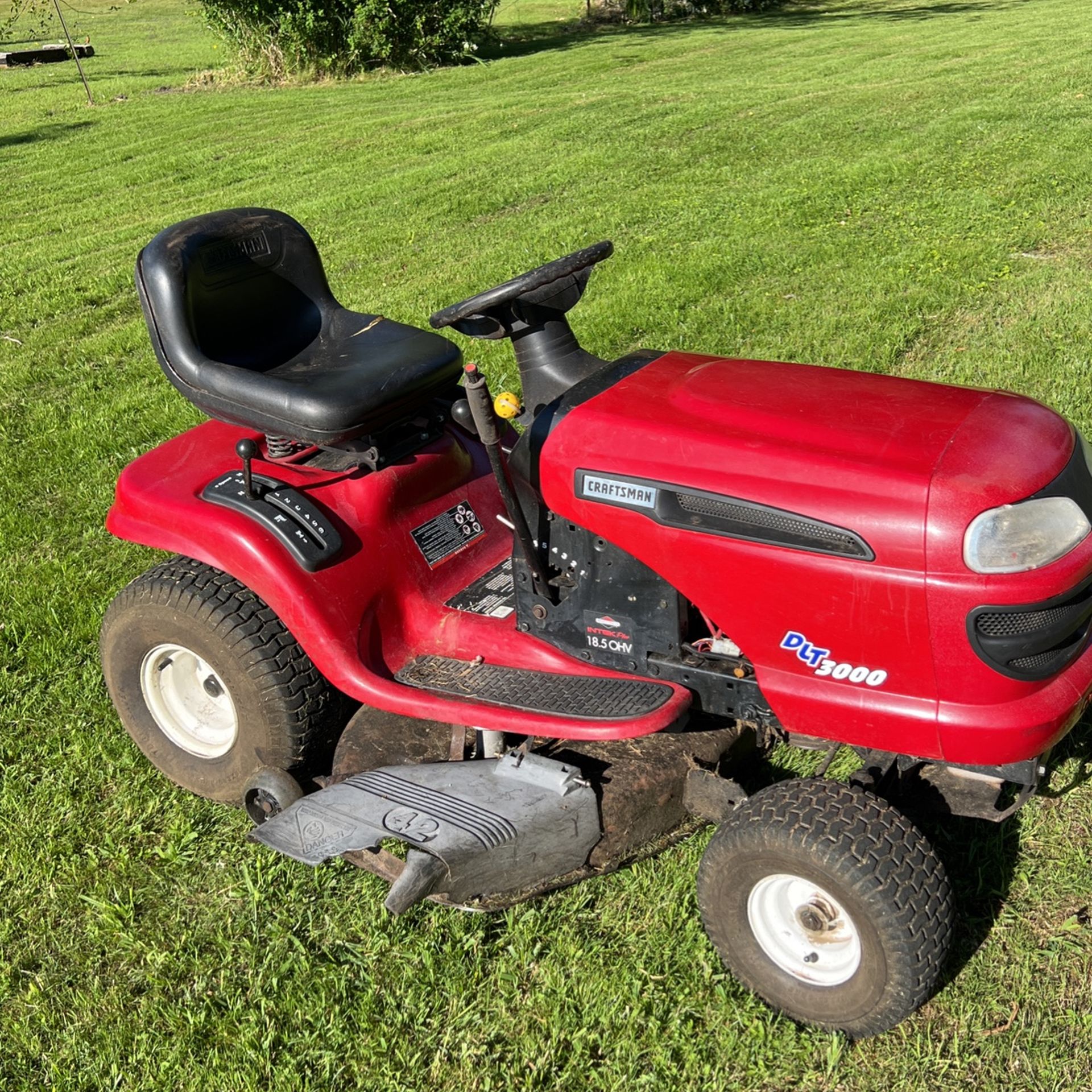 Craftsman DLT300 Riding Mower