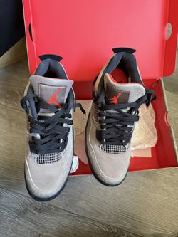Air Jordan 4 taupe haze size 8.5
