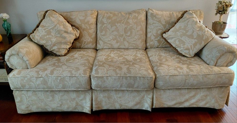 Couch "NICE "