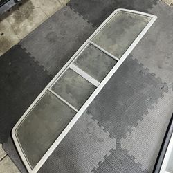 Square Body Rear Split Window