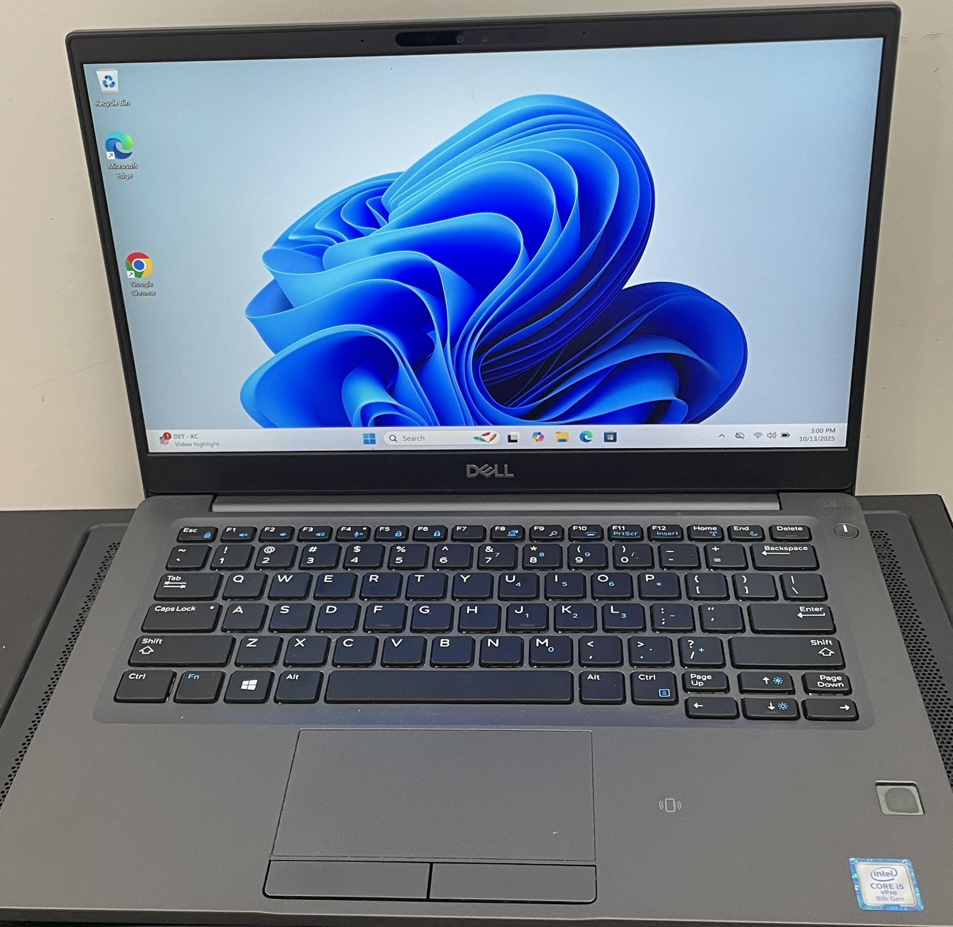 Refurbished Dell Latitude 7390 Laptop 13.3 Touchscreen Display, Intel Core i5, 256GB SSD, 16GB RAM, Windows 11 Pro