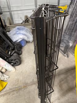 Metal shelving unit