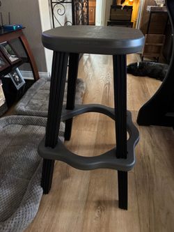 Black Bar Stool with Footrest