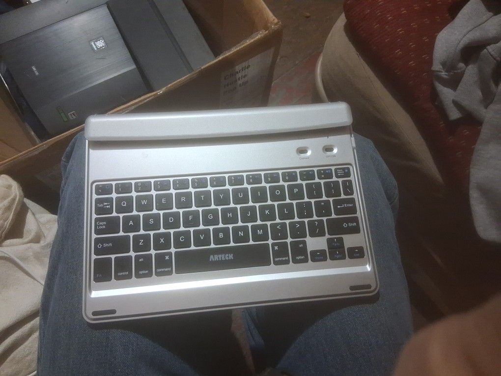 Blue Tooth Key Boardworks As It Should