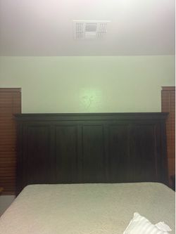KING SOLID WOOD BED FRAME