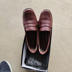 Flats/Loafers Liz Baker