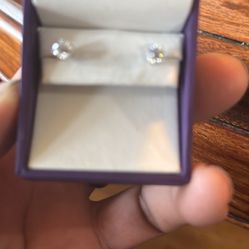 14 It Gold 1Kt Diamond Earrings 